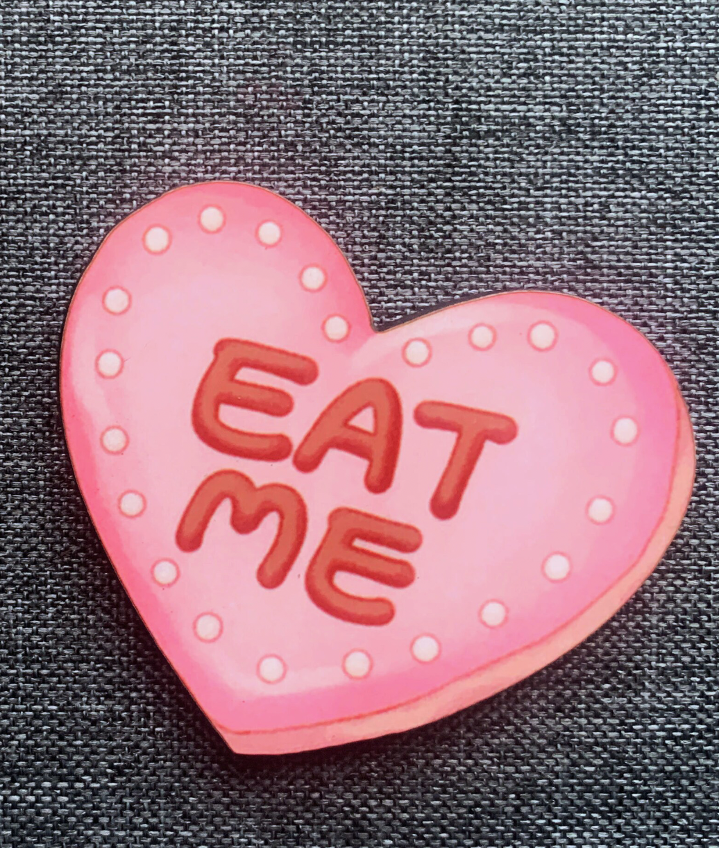 "Eat Me" Cake Pin Badge/ Magnet - Alice in Wonderland