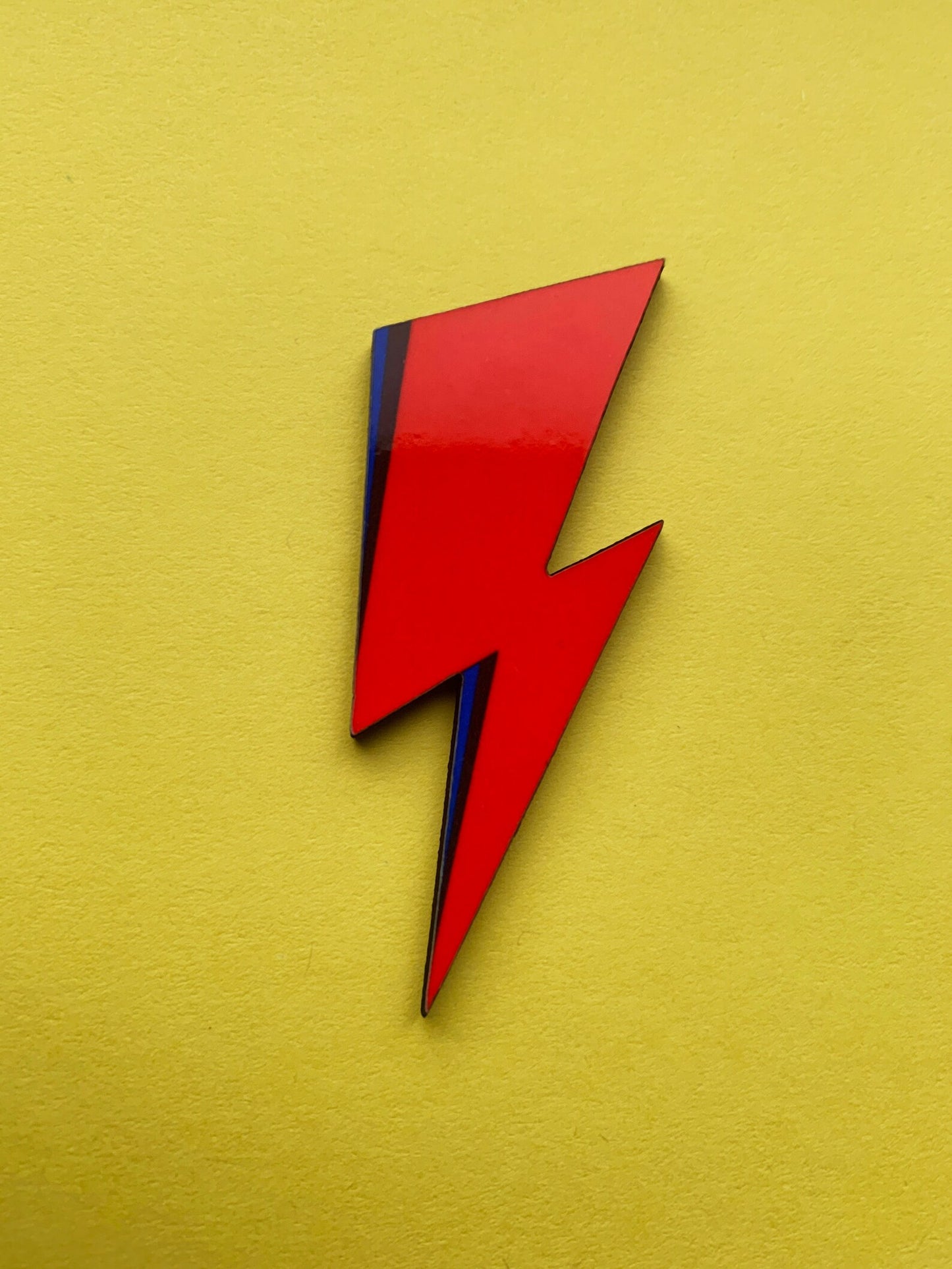 Bowie Lightning Bolt Pin Badge/ Magnet