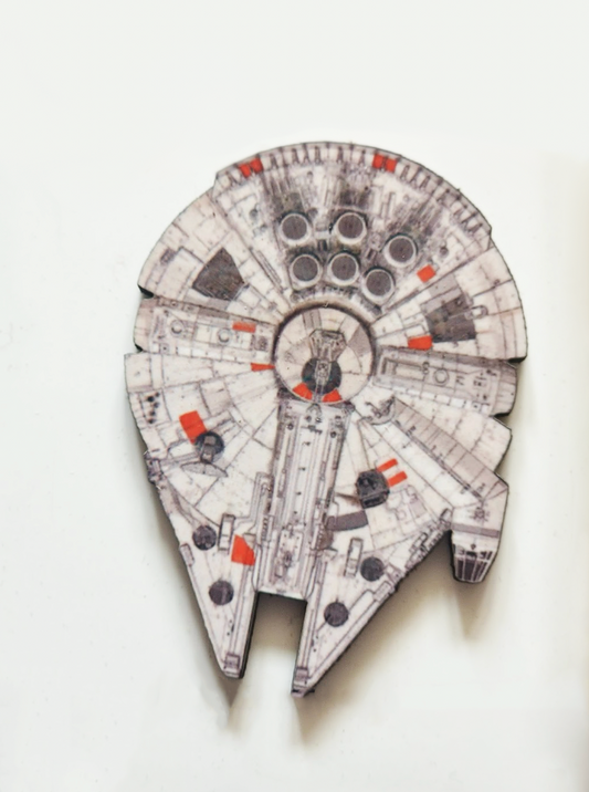 Millennium Falcon Pin Badge/ Magnet - Star Wars